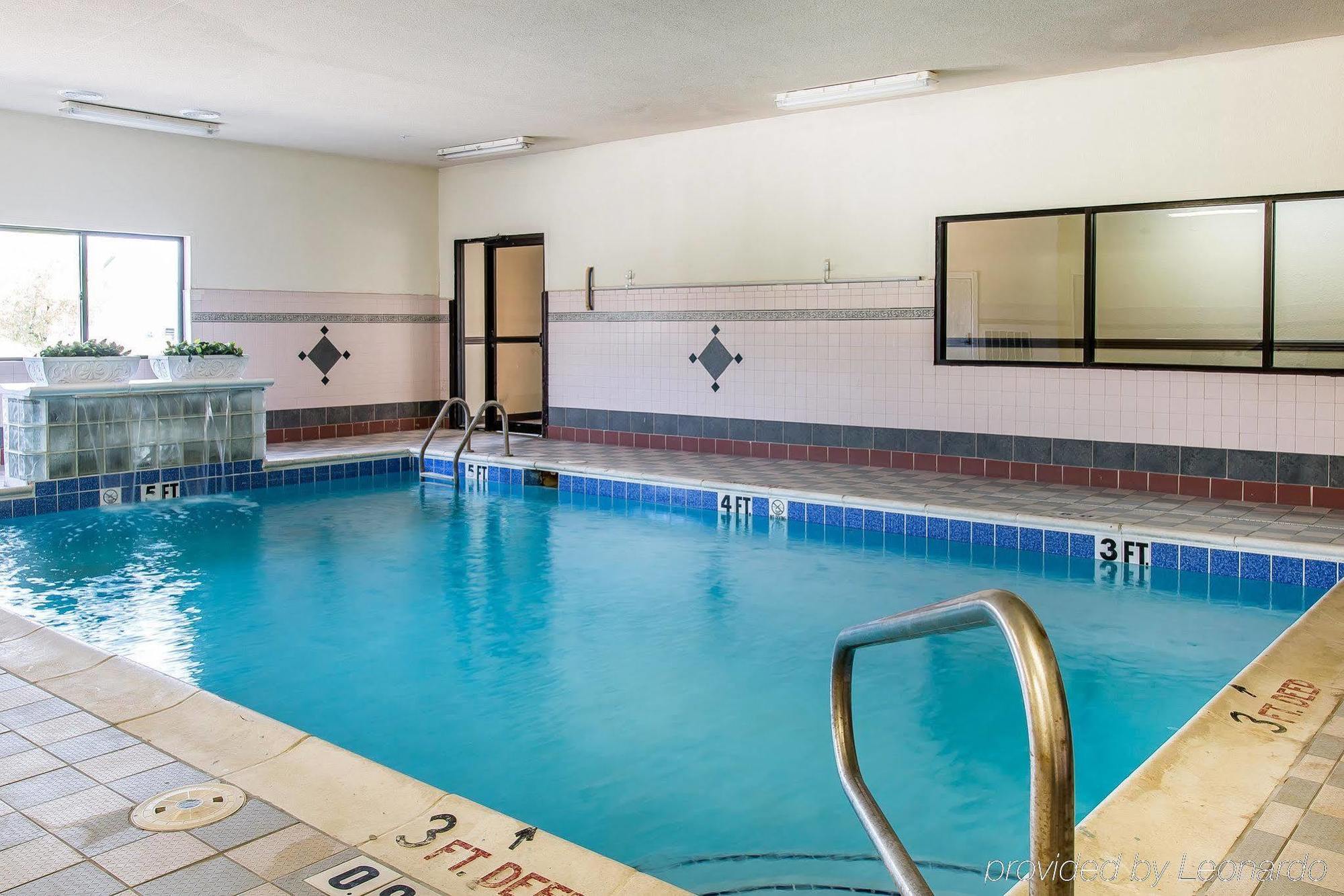 Motel 6 Elkhart, In Exterior photo